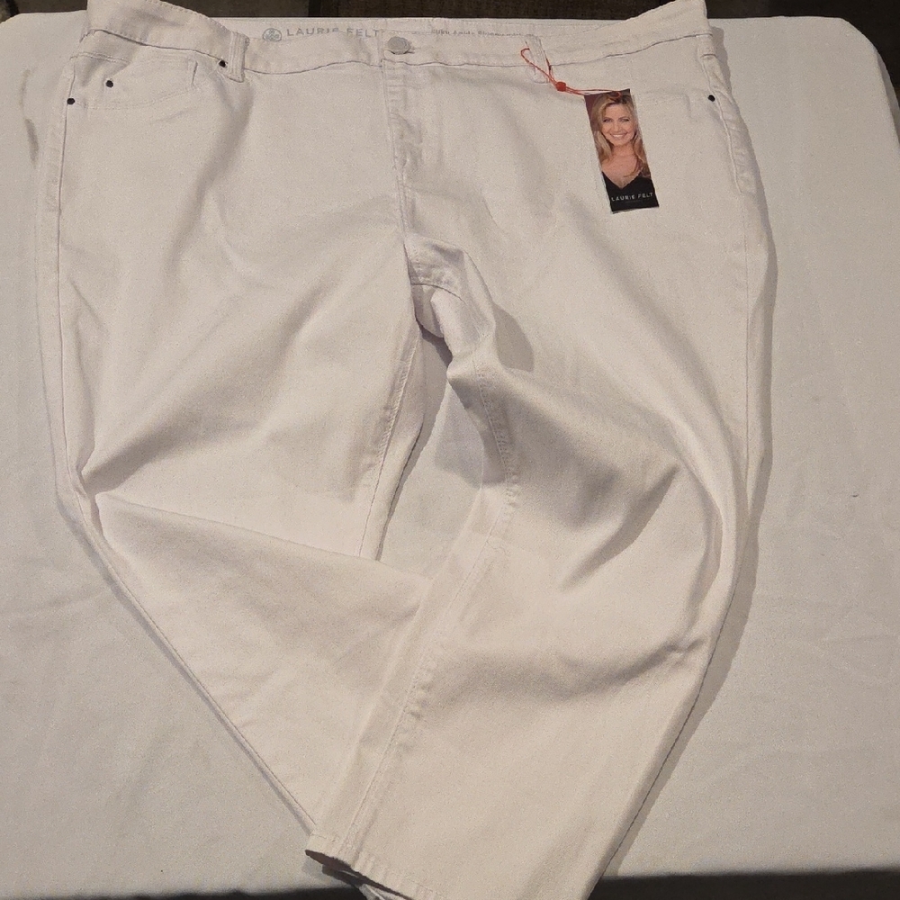 Laurie Felt Men's Relaxed White Jeans